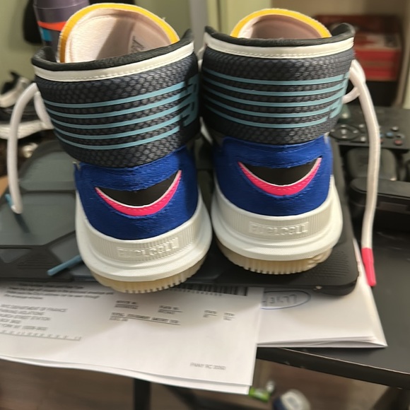 brand new never worn hard to find sz11 NWOT - Picture 2 of 4